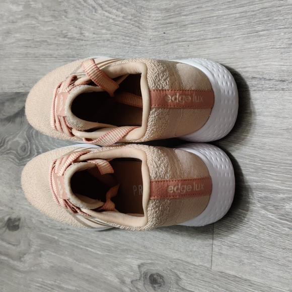 NWOB Adidas Women's Edge Lux 4 Running Sneaker Beautiful Peach Colored - Picture 4 of 11